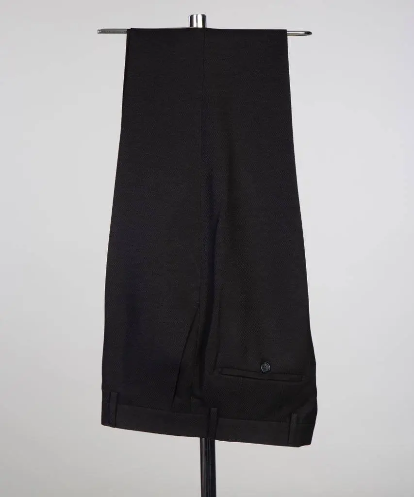 Shawl Design Satin Lapel Black Tuxedo — photograph 5
