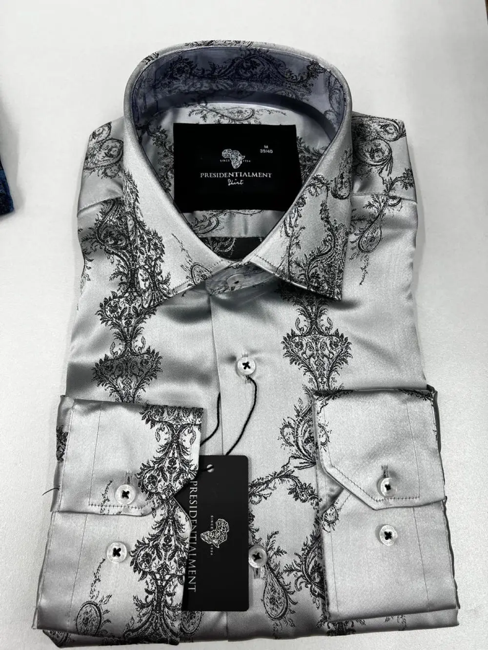 Men’s Patterned Dress Shirt — photograph 2