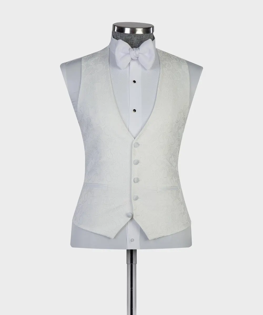 Men's 3 Piece White Tuxedo Suit Peak Lapel — photograph 4