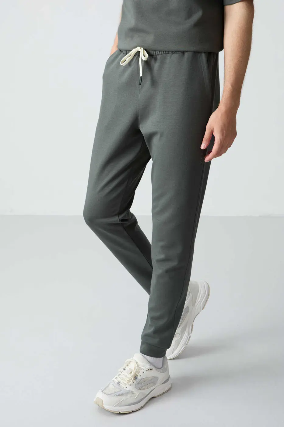 Men's-Green-Short Sleeve-Tracksuit Set — photograph 5