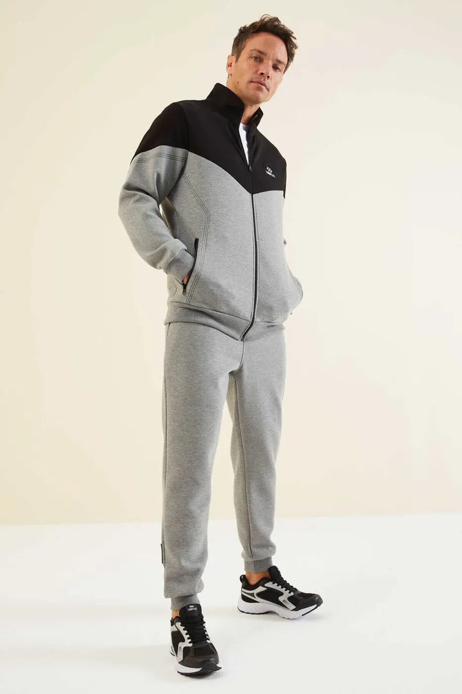 Men's Grey-Black-Colour-Block-Jogger-Tracksuit Set — photograph 2