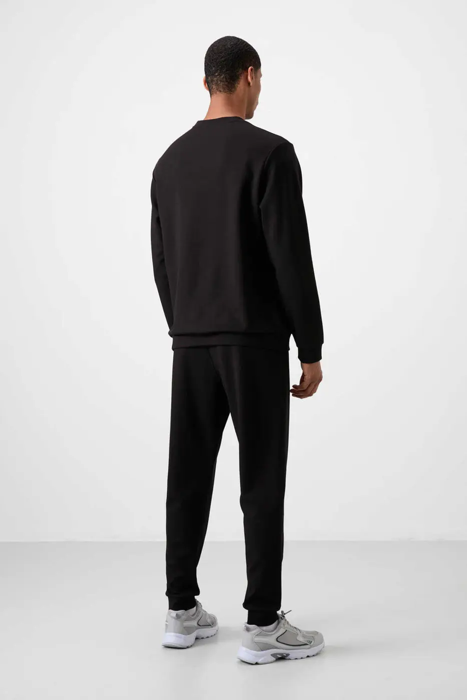 Men's Black Soft Fit Tracksuit Set — photograph 7