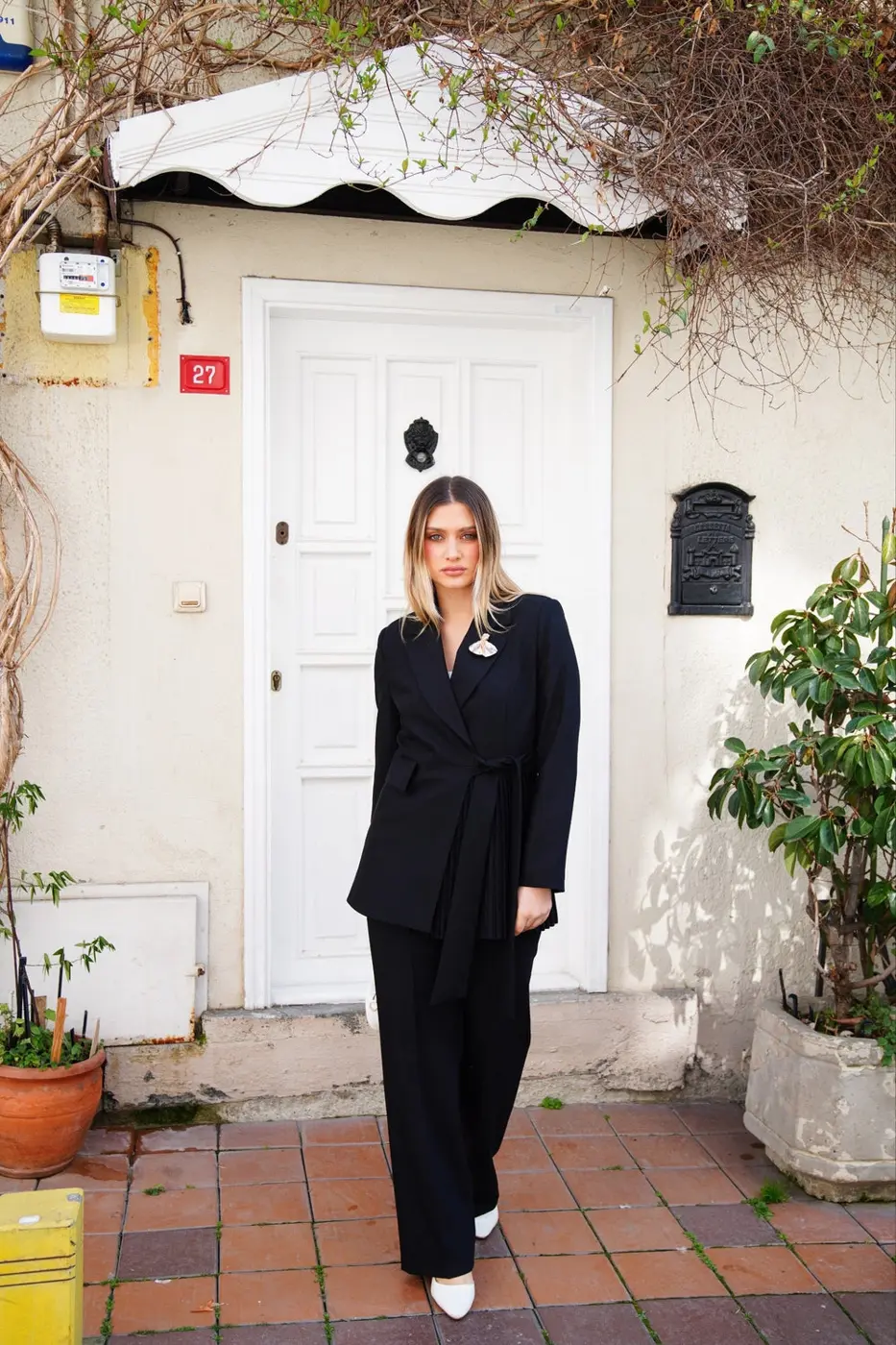 Women's 2 Piece Suit Set- Black — photograph 4