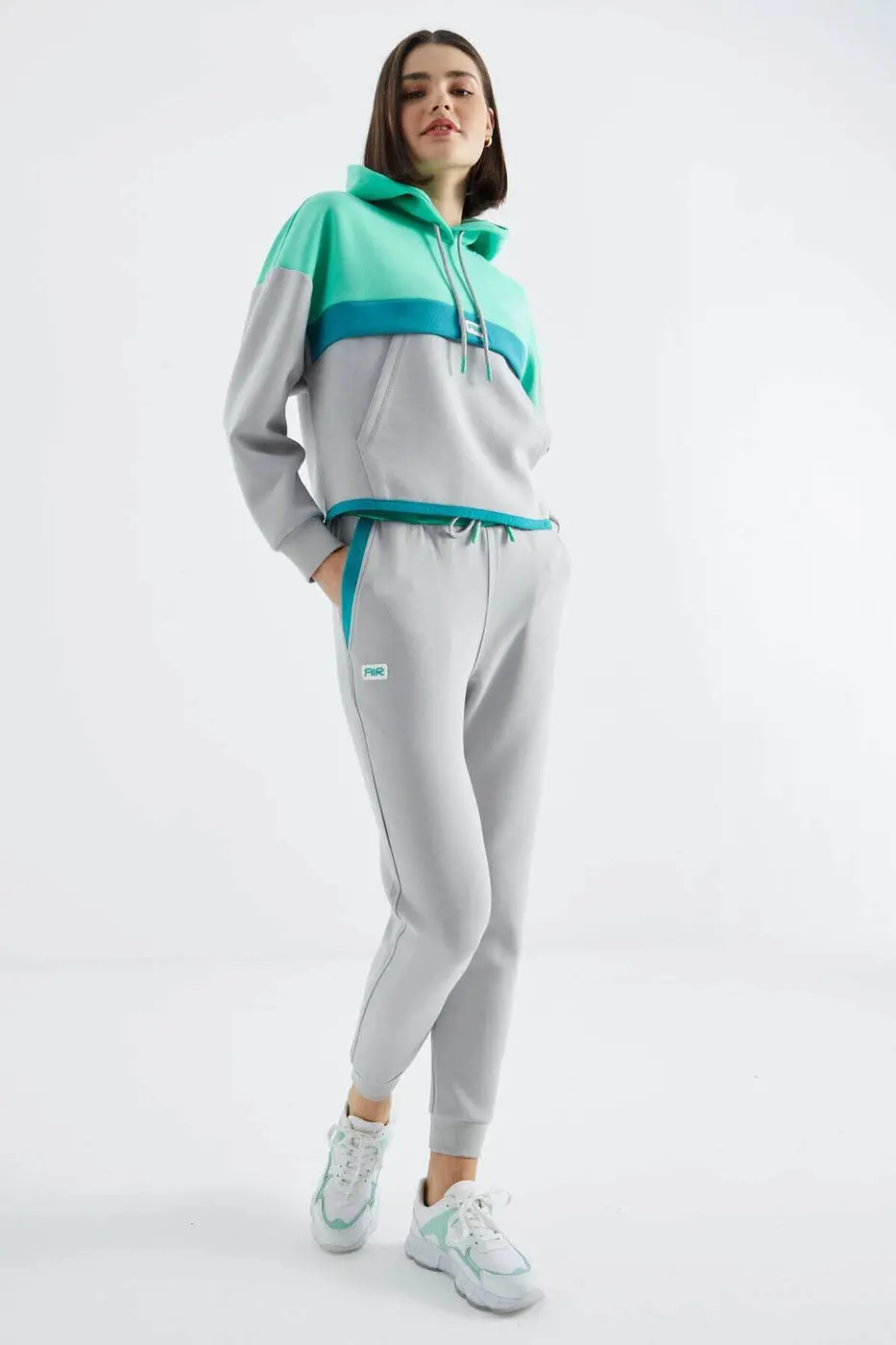 Women's Colour-Block Hooded Tracksuit Set — photograph 7