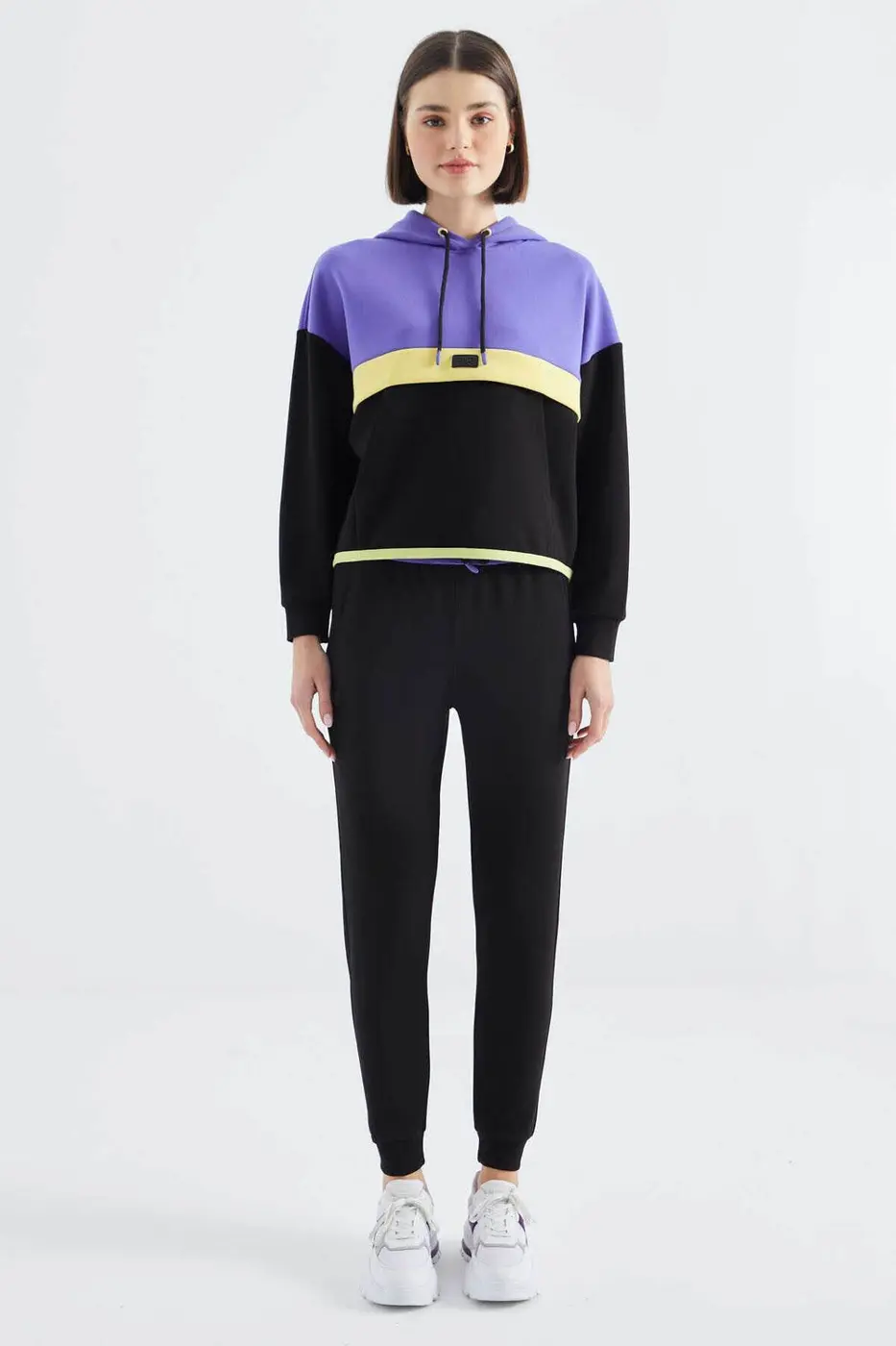 Women's Colour-Block Hooded Tracksuit Set — photograph 3