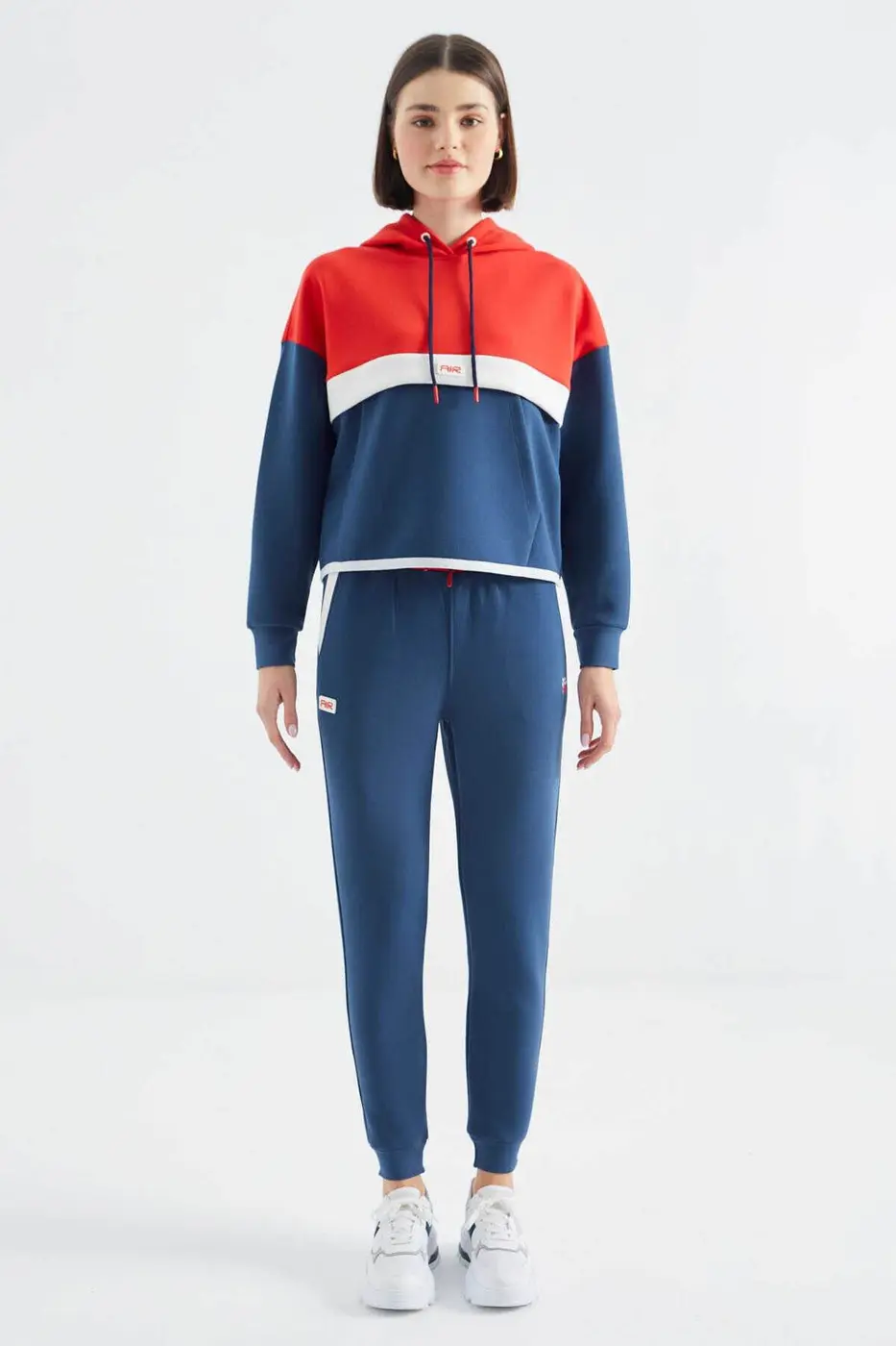 Women's Colour-Block Hooded Tracksuit Set — photograph 3