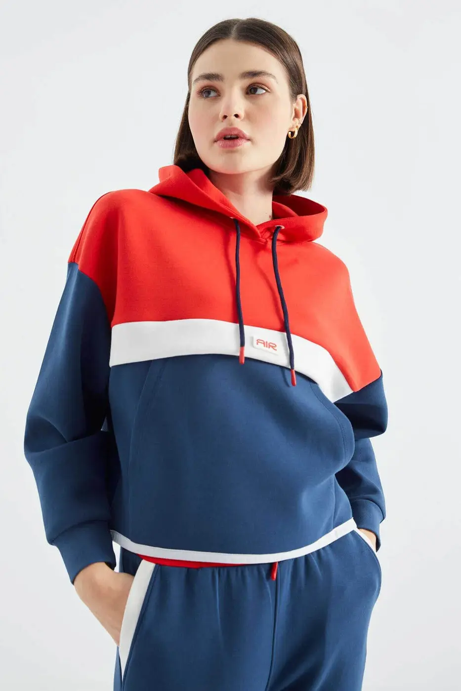 Women's Colour-Block Hooded Tracksuit Set — photograph 4